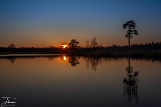 After many cloudy-rainy days, we finally have a nice blue sky. Also the sunset was really nice. In the morning, it was very windy, however in the afternoon, the wind was going down causing the water to be like a mirror. Nice setting to be.